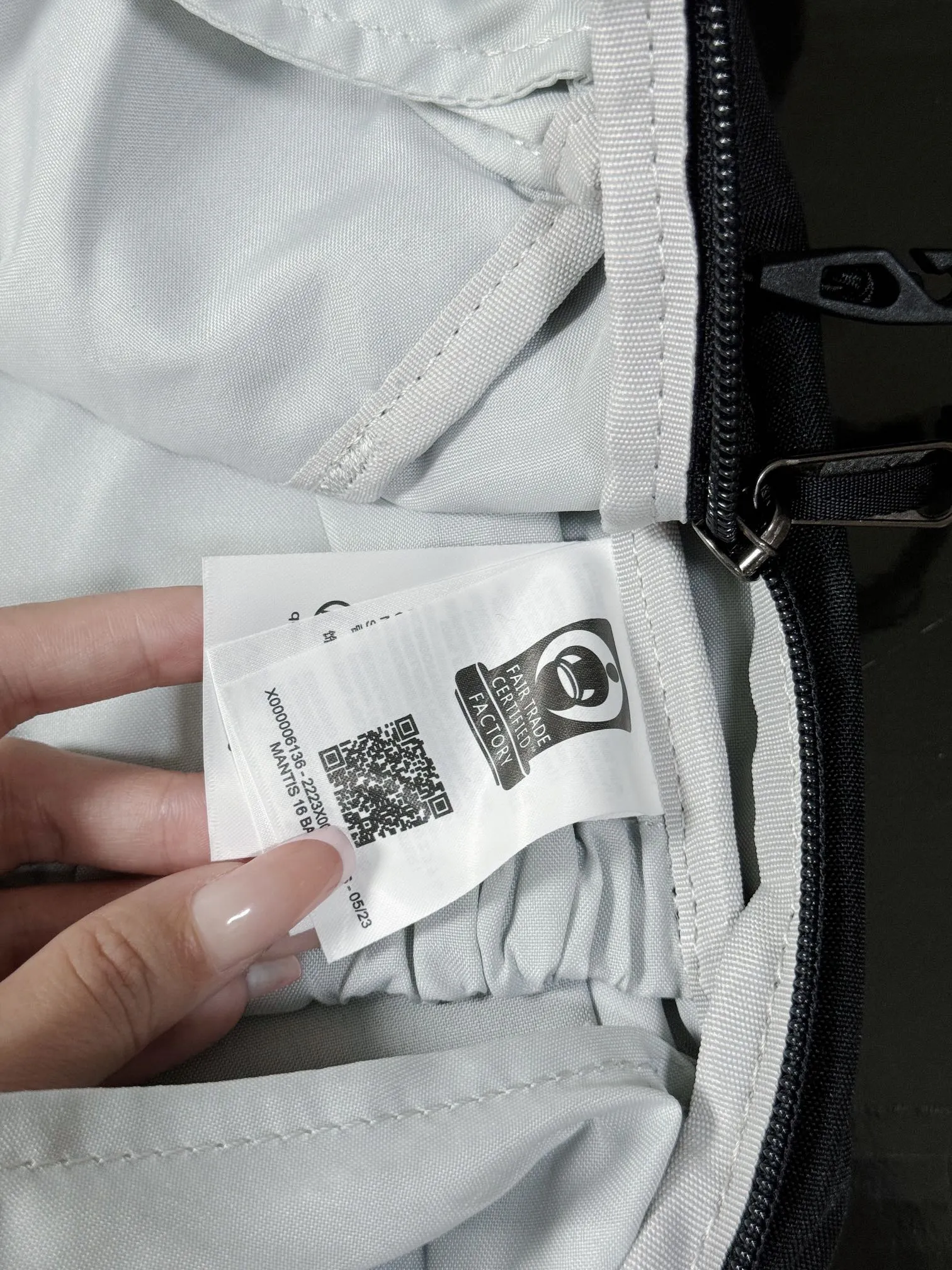 Arcteryx Mantis 16L Lightweight Same Style （ ） New Arrival 16 ！！！ ，YKK ， ， ！ ！ ！ 。 ！ ！ ：Black ：45*26*21.7